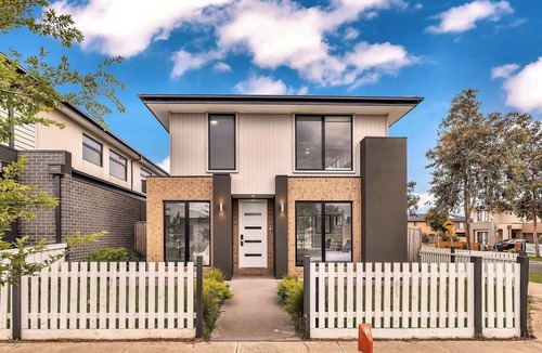Rockbank House | Modern Rockbank Retreat Near Caroline Springs