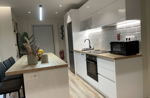 Neos Kosmos Apartment | Modern & Spacious 3bdr apartment