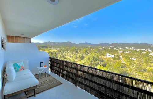 Sant Antoni de Portmany Apartment | Modernes Ferienapartment, Frisch Renoviert mit Traumblick auf d. Sonnenuntergang
