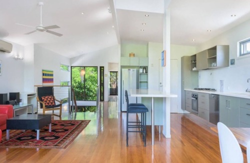Moffat Beach House | Moffat Retreat Stylish 3BR Beach Home
