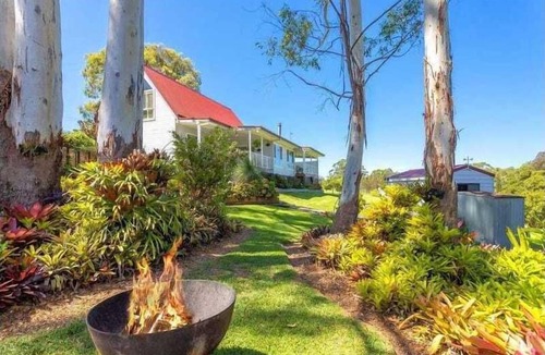 Diamond Beach House | Moor Creek Cottage: Family Haven