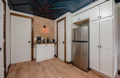 Canandaigua House | Mud Creek Lodge .1 mi to Bristol Mountain/Hot Tub/Creek