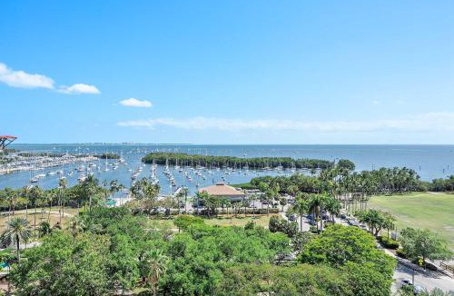 Coconut Grove Apartment | MVR-Bask in Luxury-Right in Coconut Grove