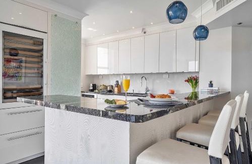Coconut Grove Apartment | MVR-Bask in Luxury-Right in Coconut Grove