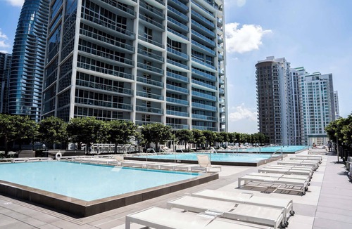 Downtown Miami Apartment | MVR - Brickell Icon w Massive Pool & Spa