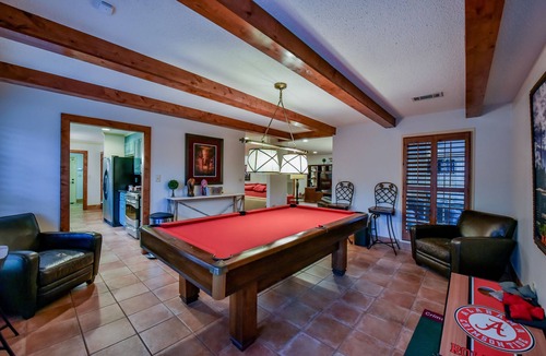 Tuscaloosa House | Myrtlewood Cottage- Book for Football Season! Walk to the Stadium!