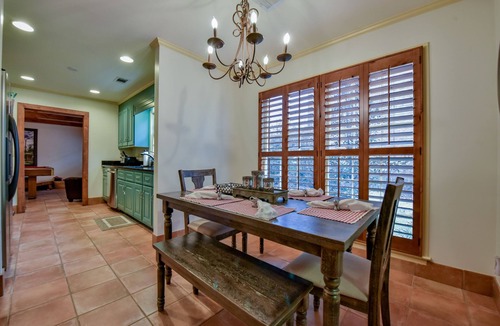 Tuscaloosa House | Myrtlewood Cottage- Book for Football Season! Walk to the Stadium!