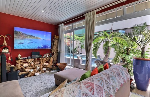 Papeete House | Nāhina room - City Center - Swimming Pool