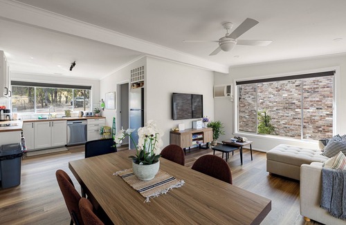 Bonnie Doon Cottage | Nanda Lake House: 2 BR, 1 BA Cottage in Bonnie Doon, Sleeps 8