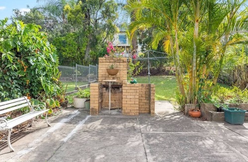 East Brisbane House | Nan’s House! 2Bed, 1Bath, 1Car ~ East Brisbane