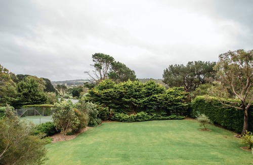 Flinders House | Nantucket Cottage in Flinders - secluded, moments away from surf beaches & golf.