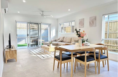 Brisbane House | Nature at Your Doorstep – New House, Easy Vibes