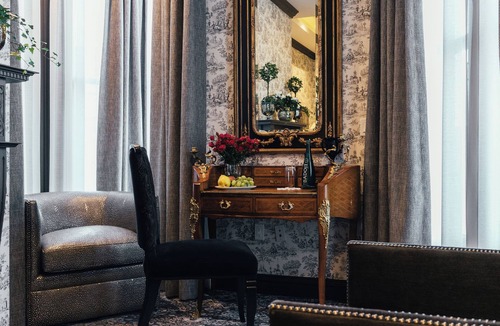 Lower Pacific Heights Hotel | Neighbourgood Sutter Mansion