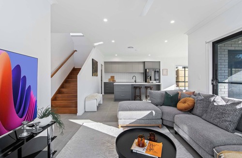 Calamvale House | Neiwand Retreat by Arvia Living