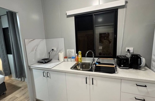Boronia Heights House | New 2 Bed room House with 2 A/C and Free Parking