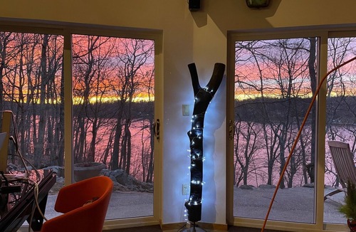 Walton Park House | NEW – 2 Side-by-Side Lake Homes Sleep 17 Pet Friendly 2 Private Docks -1 hr NYC