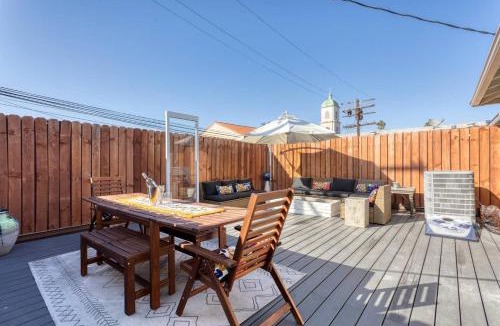 Belmont Shore Apartment | New Belmont Shore Retreat with free Parking Walk to Beaches