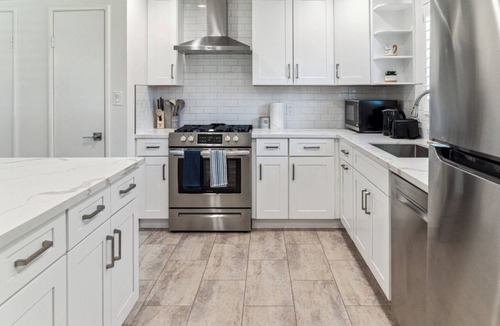 Castro House | NEW! Charming Oasis In Central Silicon Valley ~4beds~ beautiful backyard~