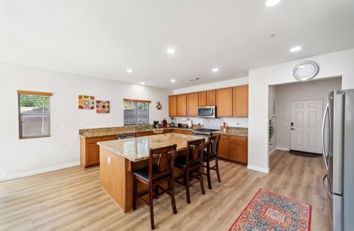 Beaumont House | NEW! Charming Pet-Friendly Getaway in Sunny Beaumont