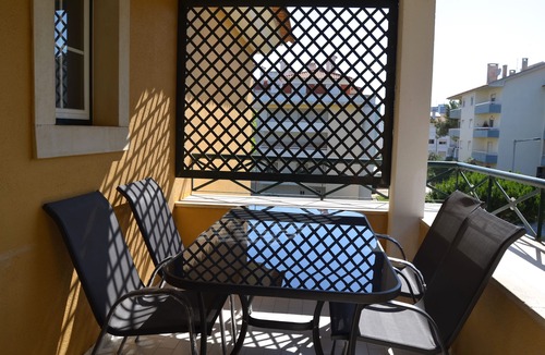 Cascais Apartment | New, full of light, centre of Cascais, 3 bedrooms, 3 toilets, A/C, up to 8 guests