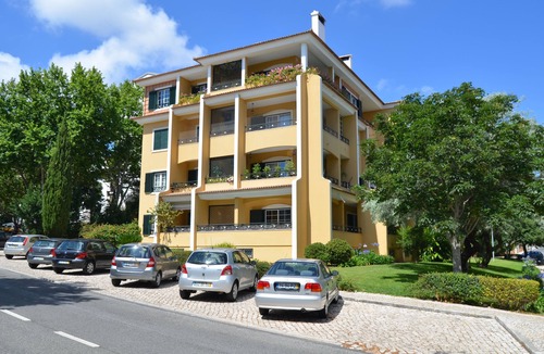 Cascais Apartment | New, full of light, centre of Cascais, 3 bedrooms, 3 toilets, A/C, up to 8 guests