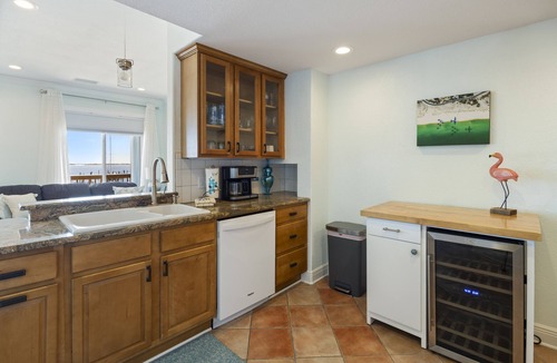 Southwind House | New Listing! Blue Views - Beautiful Waterfront Townhome At Southwind Marina