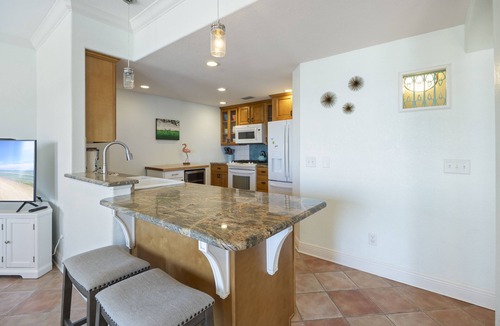 Southwind House | New Listing! Blue Views - Beautiful Waterfront Townhome At Southwind Marina