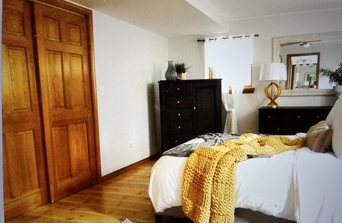 Edison Apartment | New Listing Stylish Entire 1st Floor North Edison Apartment No Stairs
