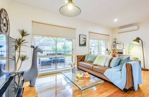 Glen Waverley House | New Melbourne Staycation 3BRM