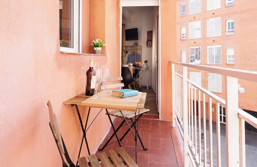 Sant Adria de Besos Apartment | New studio 20' Bcn Center/10' walk to the beach/15' Forum Bcn/balcony