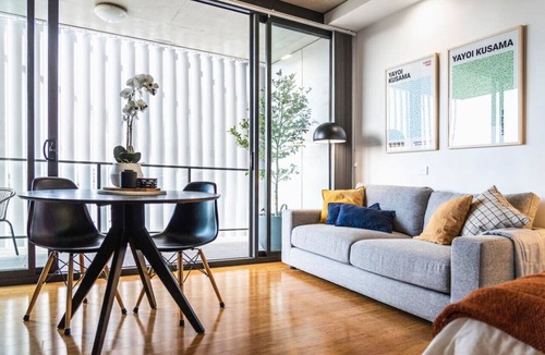 Lyneham Apartment | New to VRBO: Designer Series Apartment on Northbourne