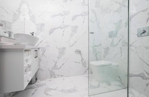 Ballarat Apartment | Newington Apartments - Apt 5 Twin Queen, New!
