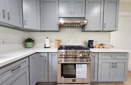 Fullerton House | Newly 2BR/2BA min to Disneyland & hot attractions