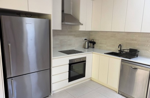 Bundeena Cottage | Newly built beach cottage, just 5-minute walk from the picturesque Jibbon Beach.
