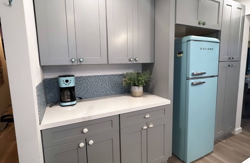 Caspar House | NEWLY REMODELED! Pebble Palace! ★OCEANFRONT★ HOT TUB ★ WOW VIEWS★