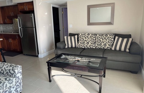 Williams Town Condo | Newly Renovated 1000 Sq/ft Ocean View, Coral Beaches, Freeport, Grand Bahamas