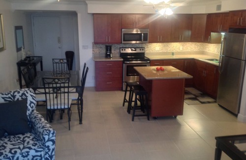 Williams Town Condo | Newly Renovated 1000 Sq/ft Ocean View, Coral Beaches, Freeport, Grand Bahamas