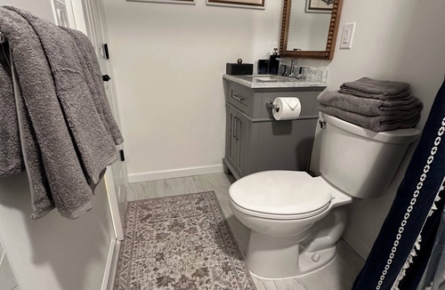 Stony Brook House | Newly renovated Private bedroom near Stony Brook University