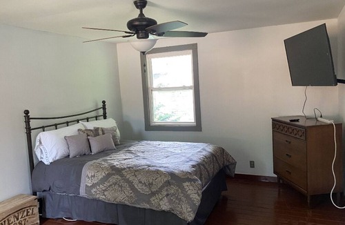 Walworth House | Newly renovated suite on 25 acres