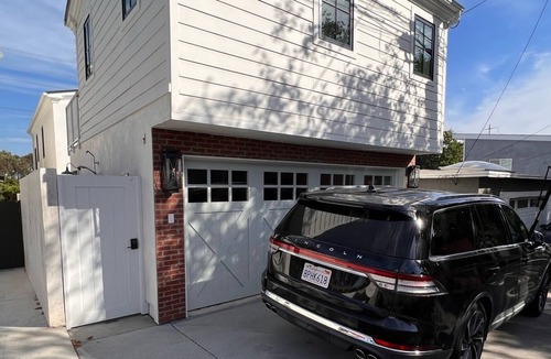 Tree Section Apartment | Newly Renovated Contemporary Beach Oasis- Only 7 blocks to the beach!