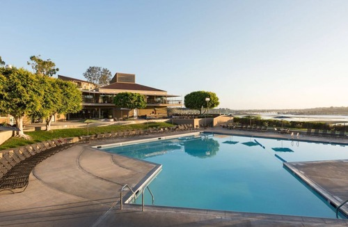 Newport Beach Apartment | Newport Beach - Entire Apartment - Queen Bed