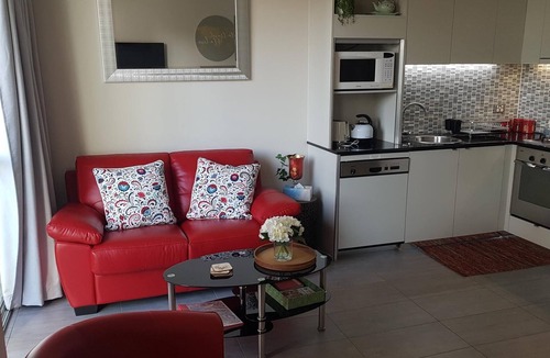 Melbourne Central Business District Apartment | Nice city stay at Collins apartment