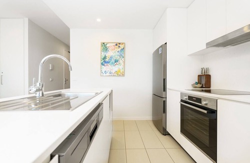 Lyons Apartment | North-Facing Apartment with Telstra Tower Views