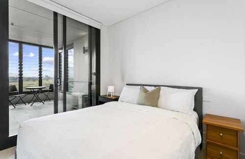 North Ryde Apartment | North Ryde Apartment with fabulous city views