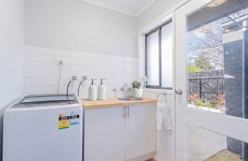 White Hills House | Nouveau Home - honest accommodation close to Bendigo