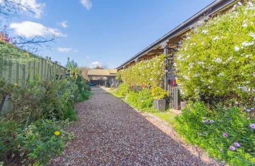 White Hills Apartment | Nouvelle Studio Near Bendigo CBD