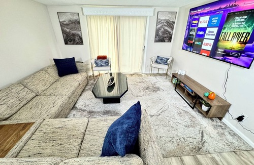 Carteret Apartment | NYC Hideaway: Early Check-In, Free Parking, Fast WiFi, Airport 20 mins