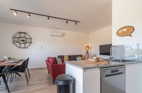 Espartal Apartment | O MAÇARICO - Walking distance to Monte Clerigo and Amoreira beaches