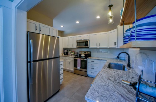 Tuscaloosa House | Oak - Walk to the Stadium! Backyard with firepit & grill