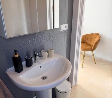 Oria Bed & Breakfast | Oasis View